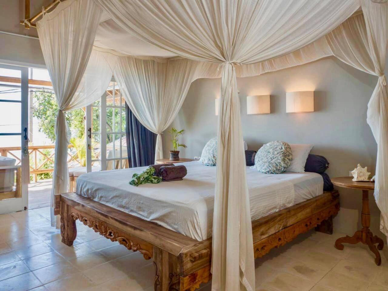 גילי אייר Serenity Luxurious Beachfront Villa & Spa With Private Infinity Pool, 8 Guests מראה חיצוני תמונה
